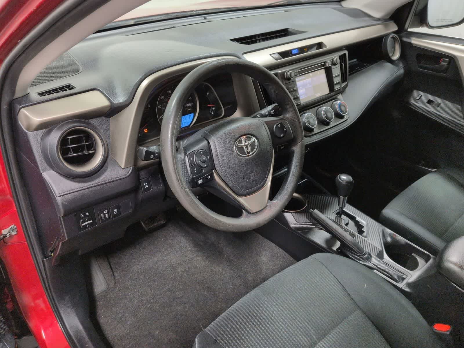 Thumbnail: 2015 Toyota RAV4 - 10