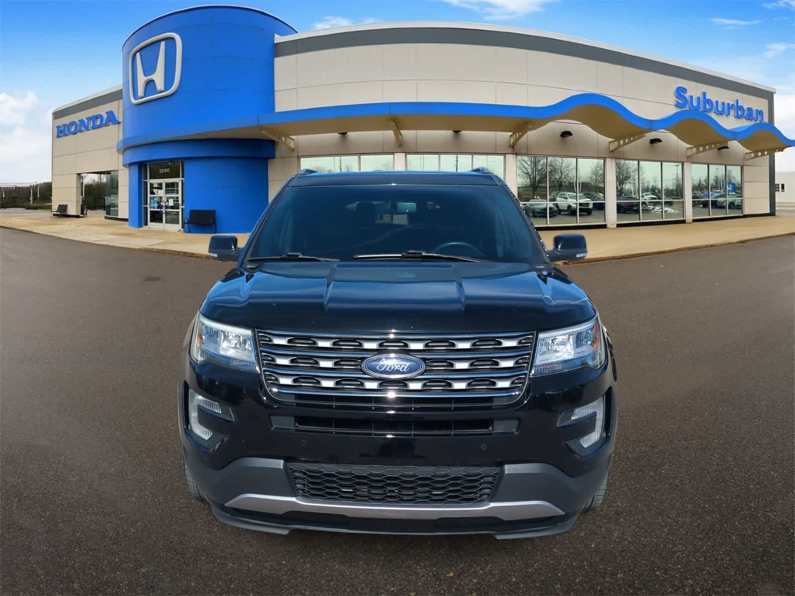 2017 Ford Explorer XLT photo 3