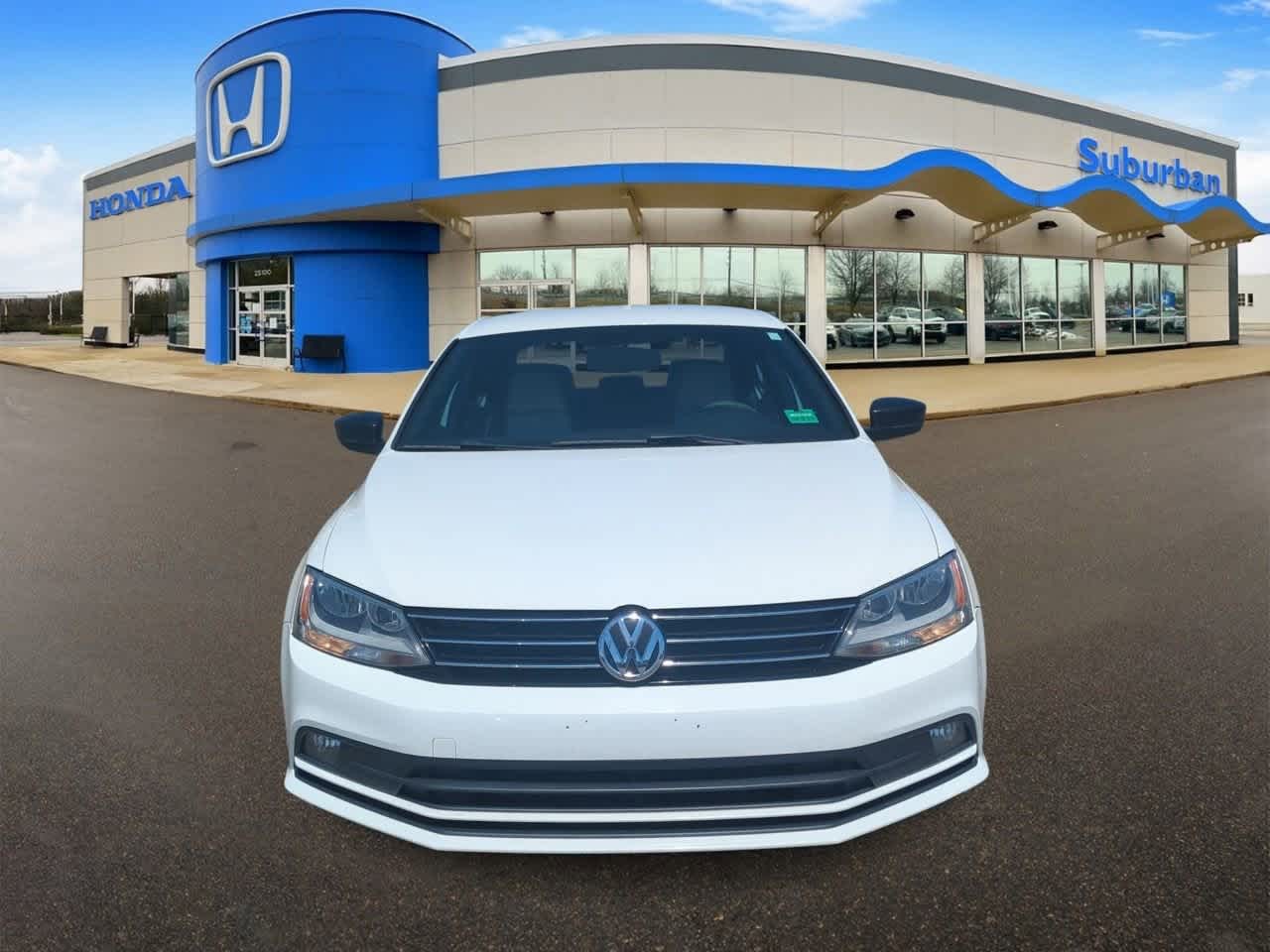 Thumbnail: 2016 Volkswagen Jetta - 3