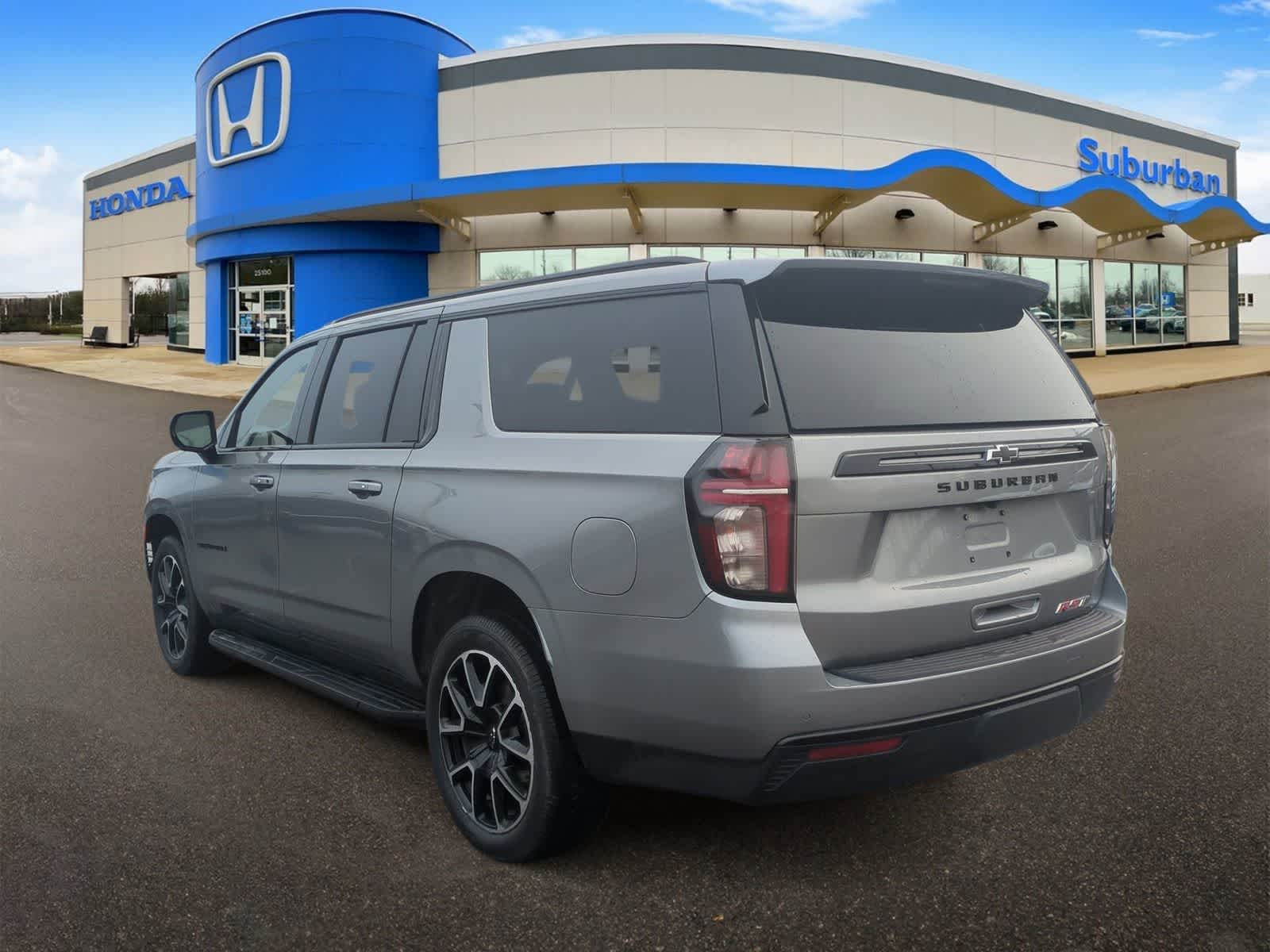 Thumbnail: 2023 Chevrolet Suburban - 6