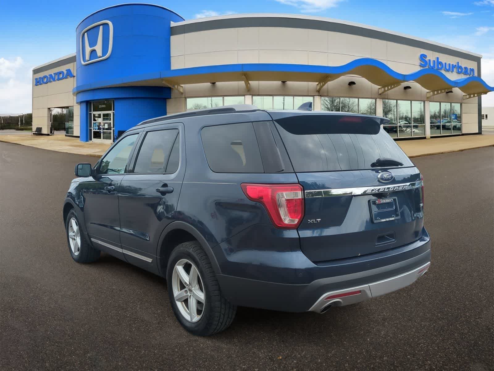 Thumbnail: 2016 Ford Explorer - 6