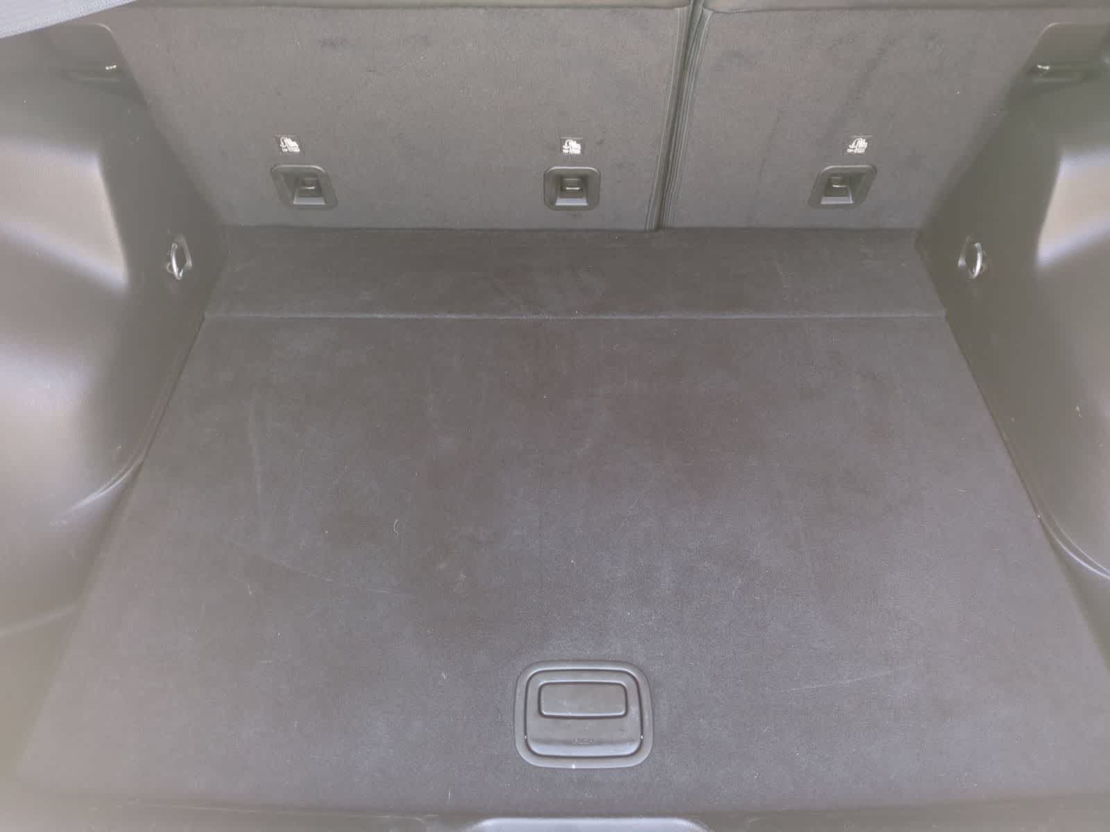 Thumbnail: 2019 Jeep Cherokee - 32