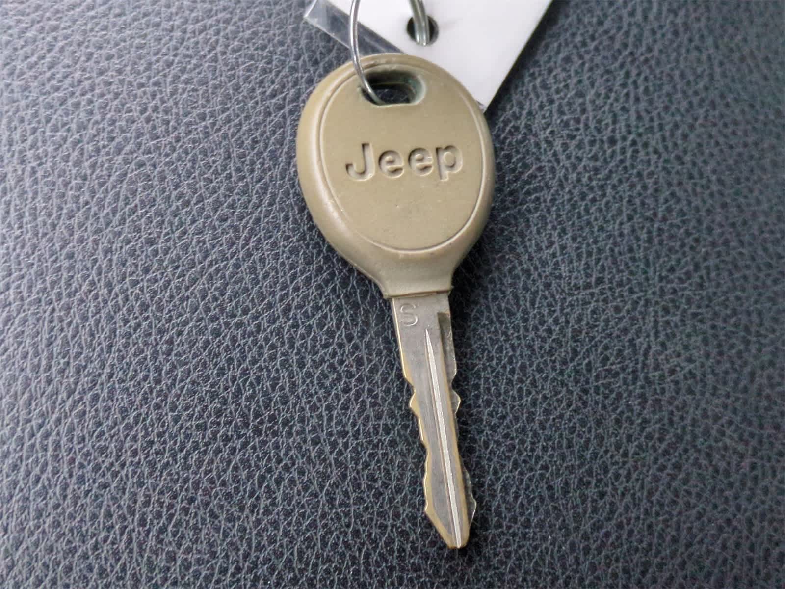 Thumbnail: 2016 Jeep Wrangler - 33