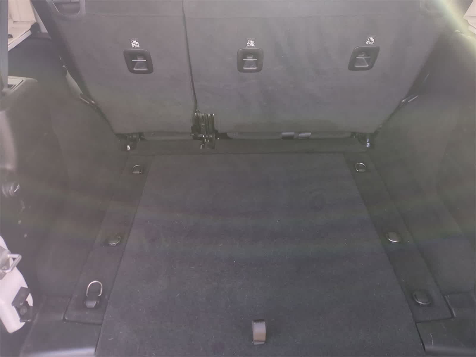 Thumbnail: 2020 Jeep Wrangler - 32