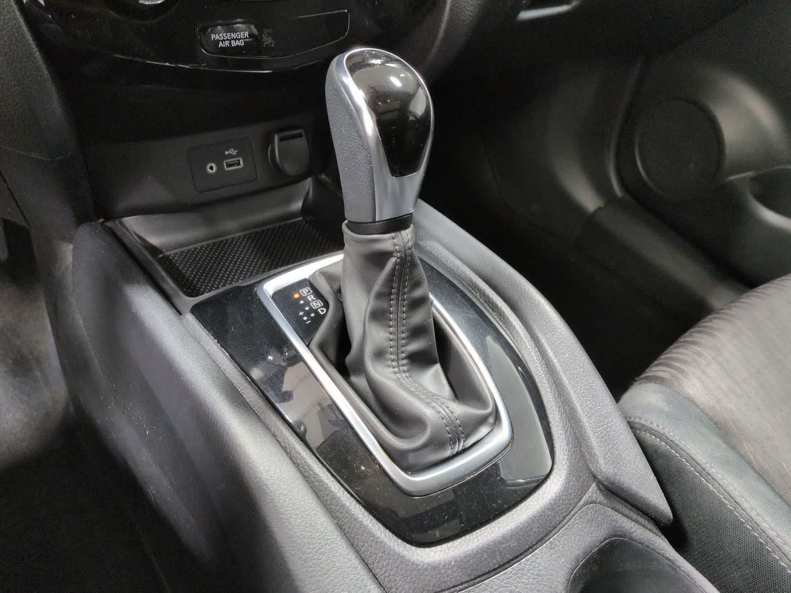 Thumbnail: 2018 Nissan Rogue - 32