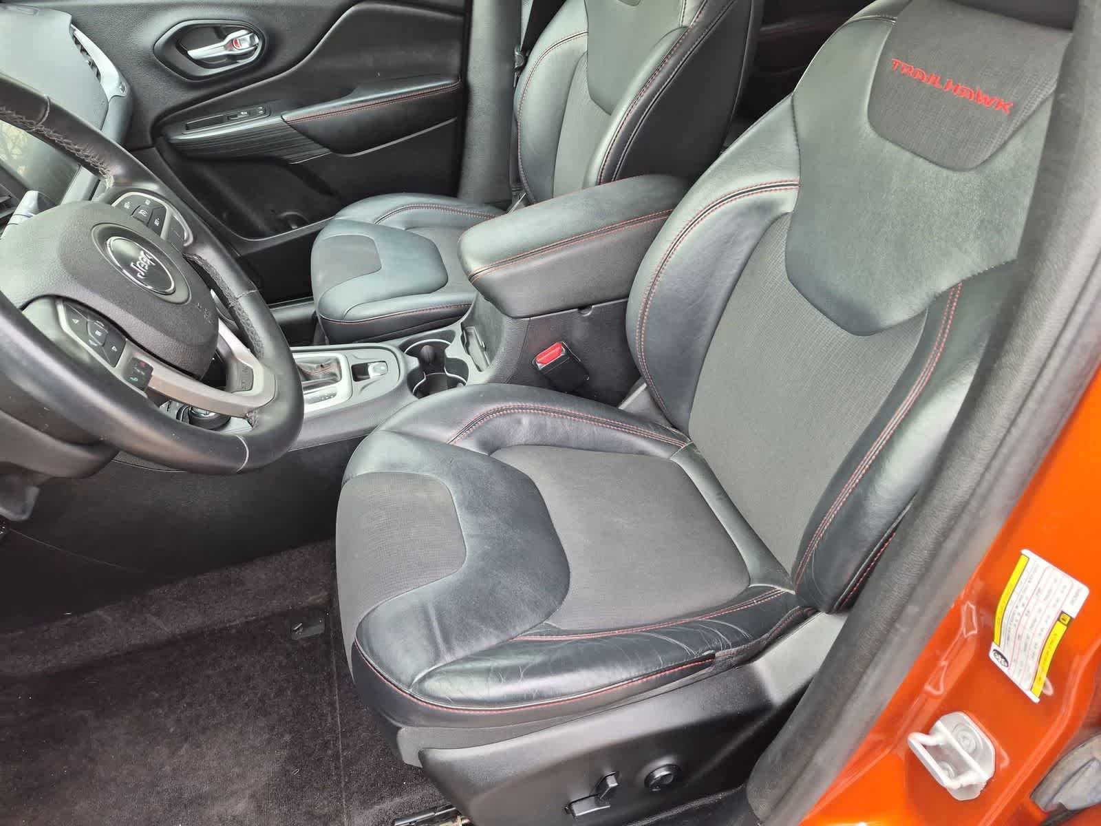Thumbnail: 2016 Jeep Cherokee - 24