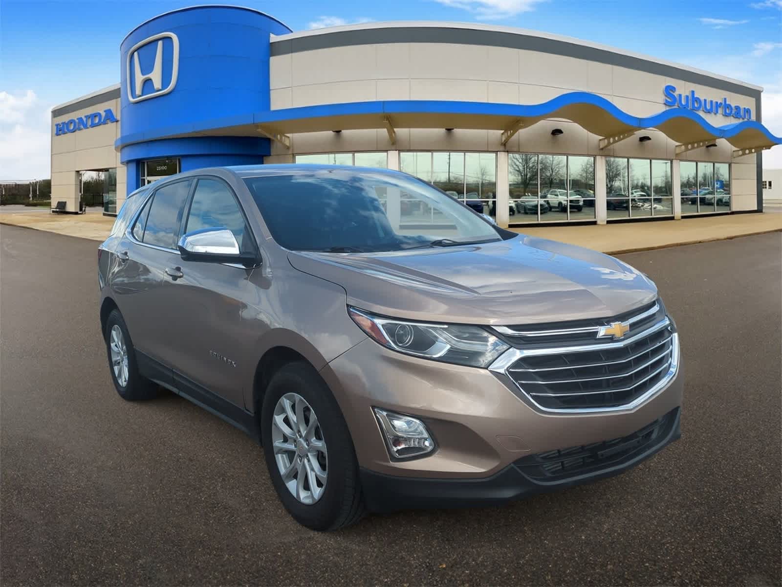 2018 Chevrolet Equinox LT photo 2