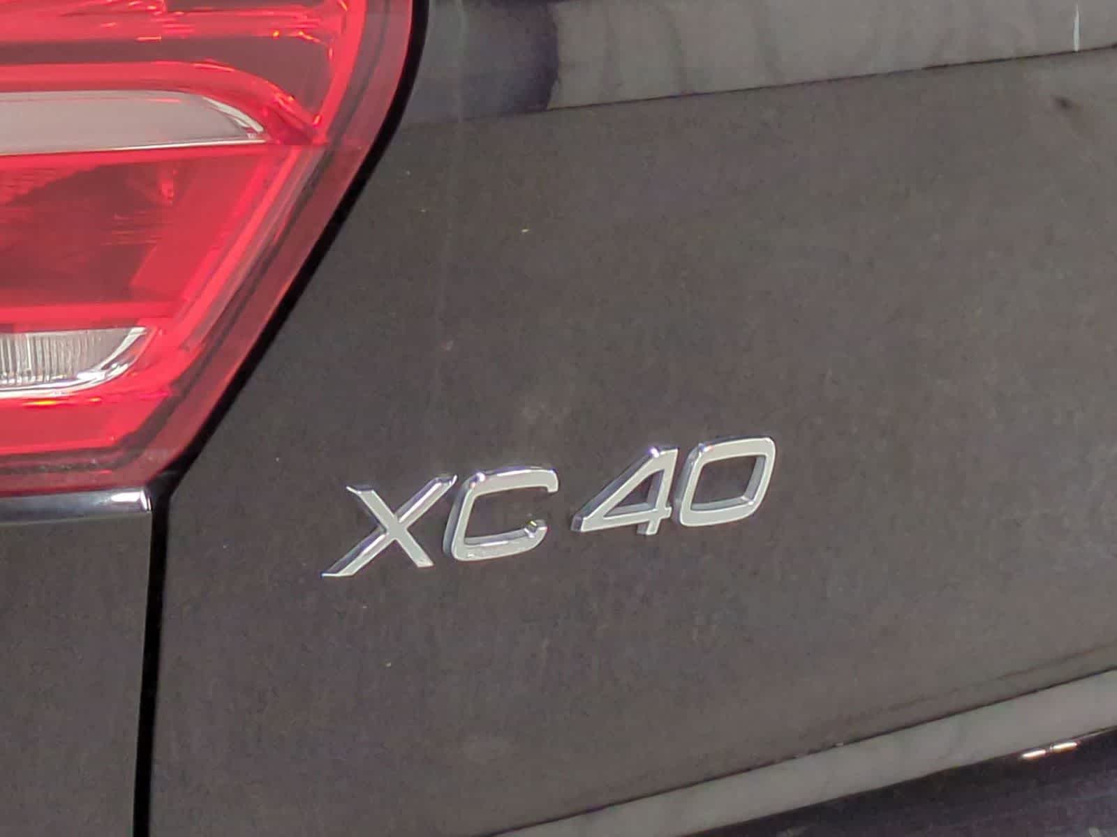 Thumbnail: 2019 Volvo XC40 - 13