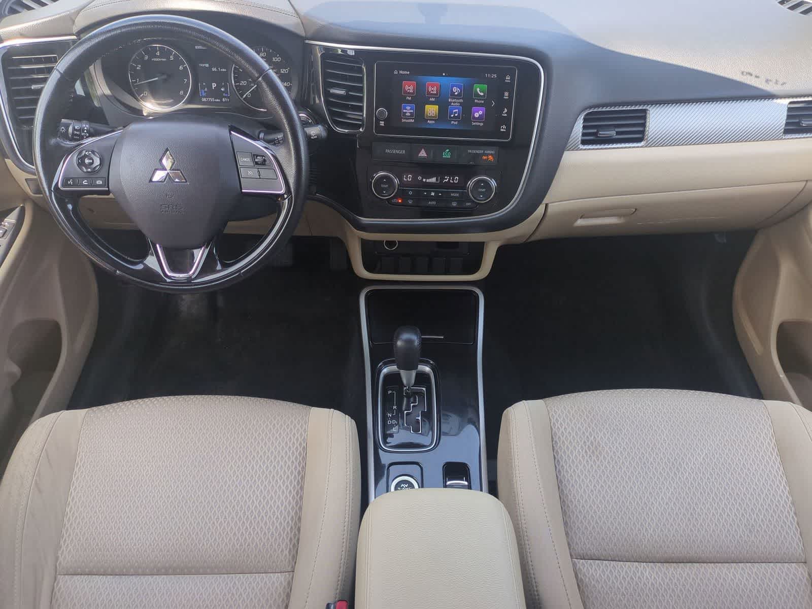Thumbnail: 2018 Mitsubishi Outlander - 15