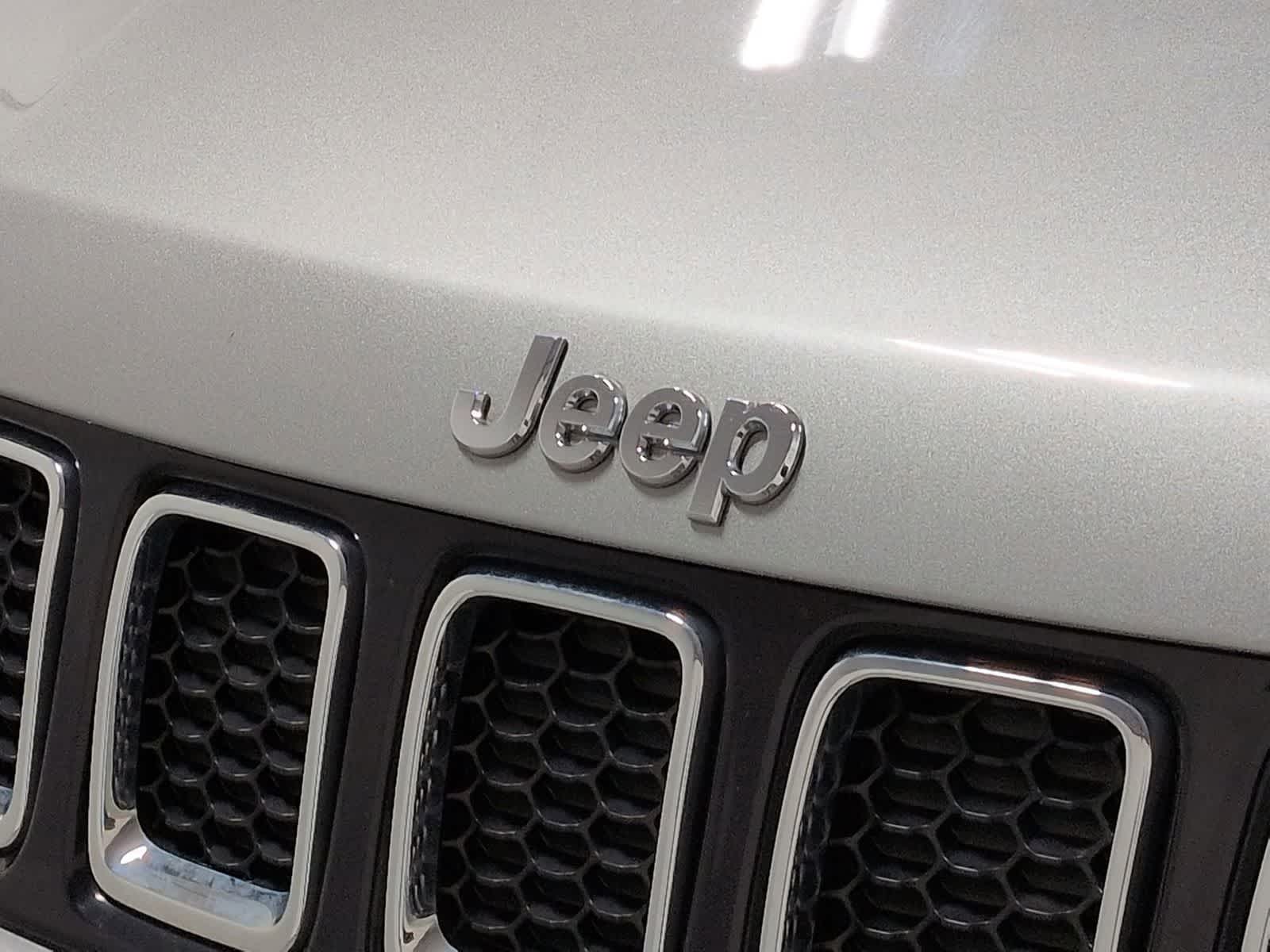Thumbnail: 2020 Jeep Compass - 12