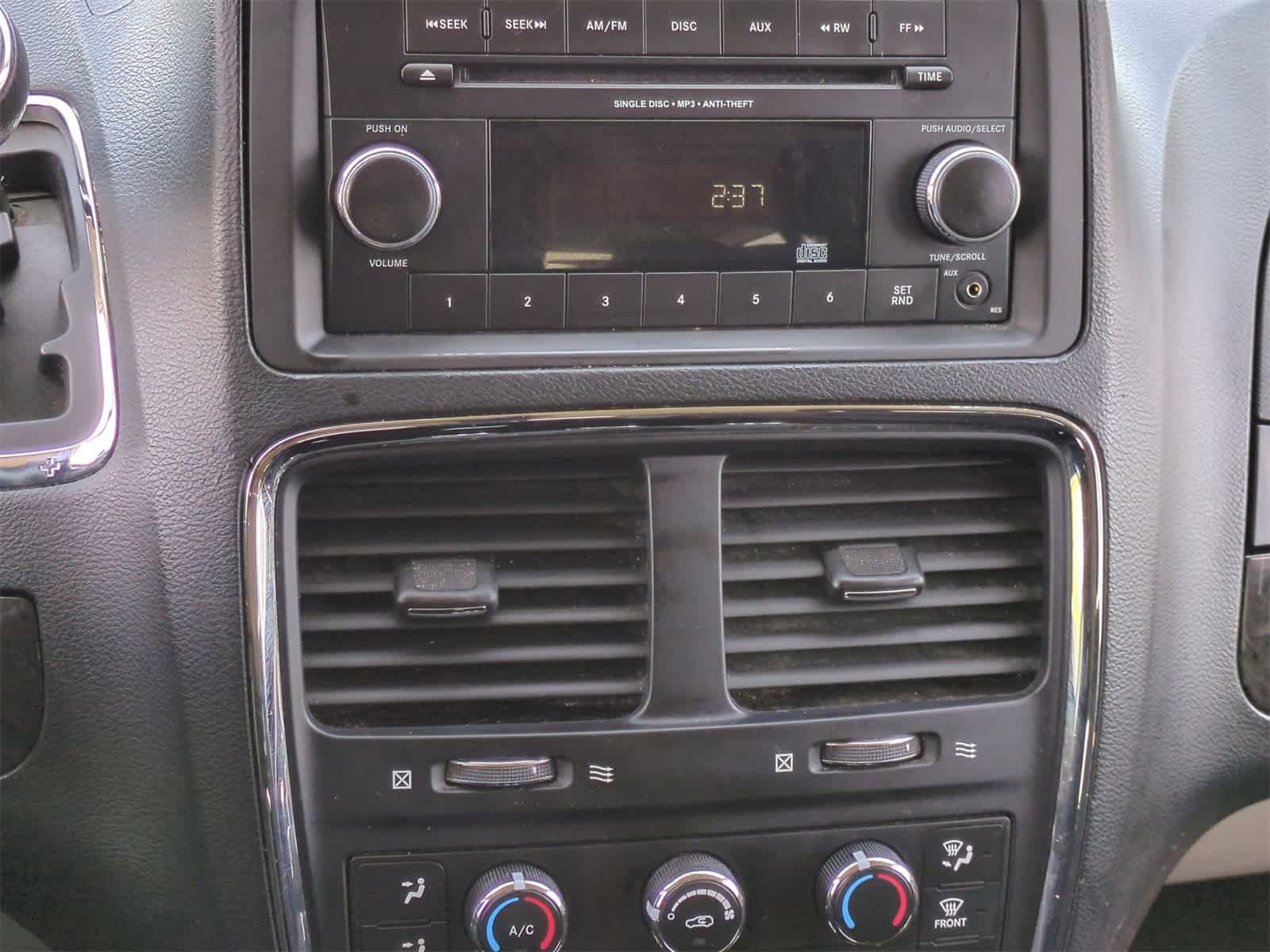 2014 Dodge Grand Caravan SE 27