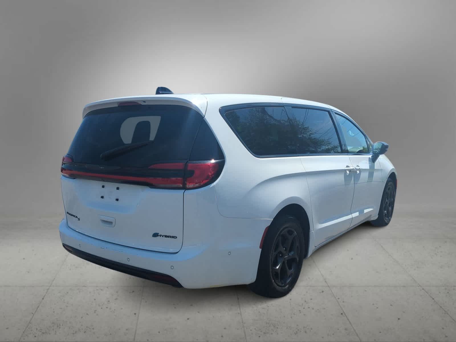 2024 Chrysler Pacifica PHEV Select - Photo 8