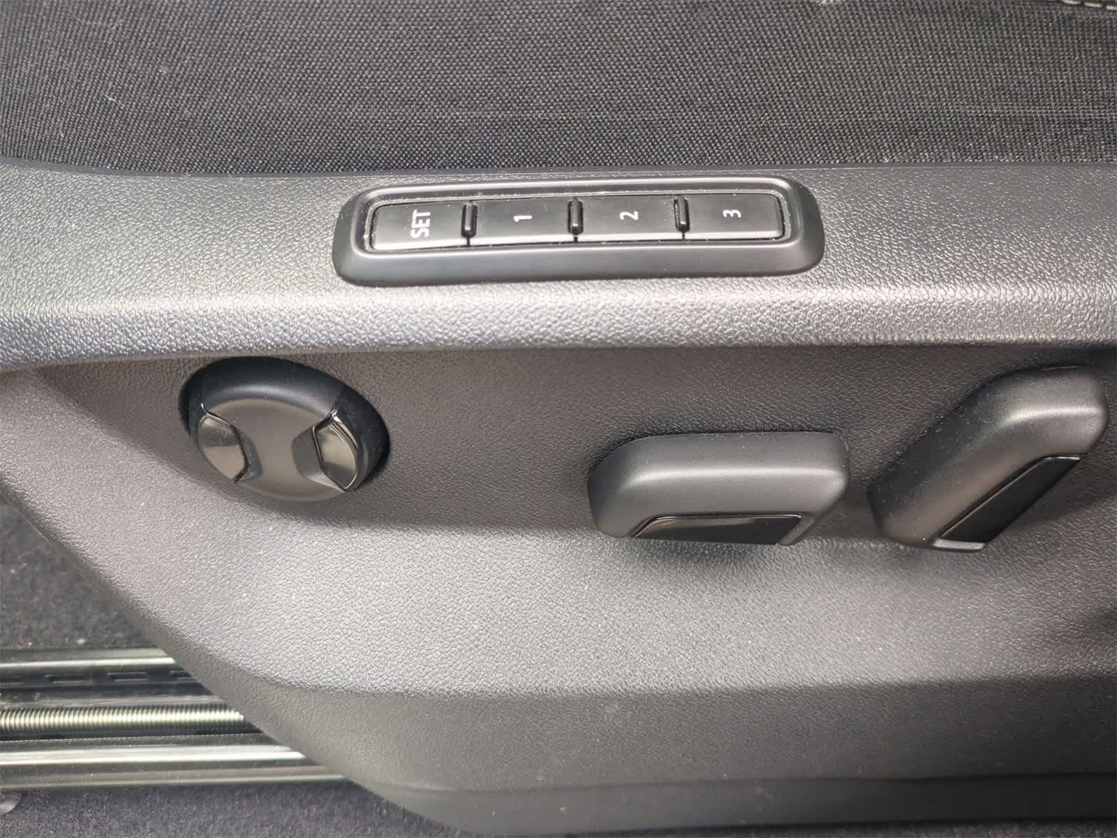 Thumbnail: 2021 Volkswagen Atlas - 18