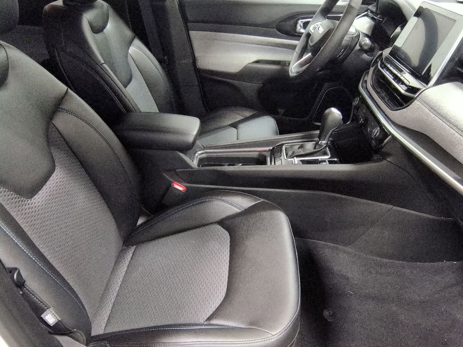 Thumbnail: 2025 Jeep Compass - 22