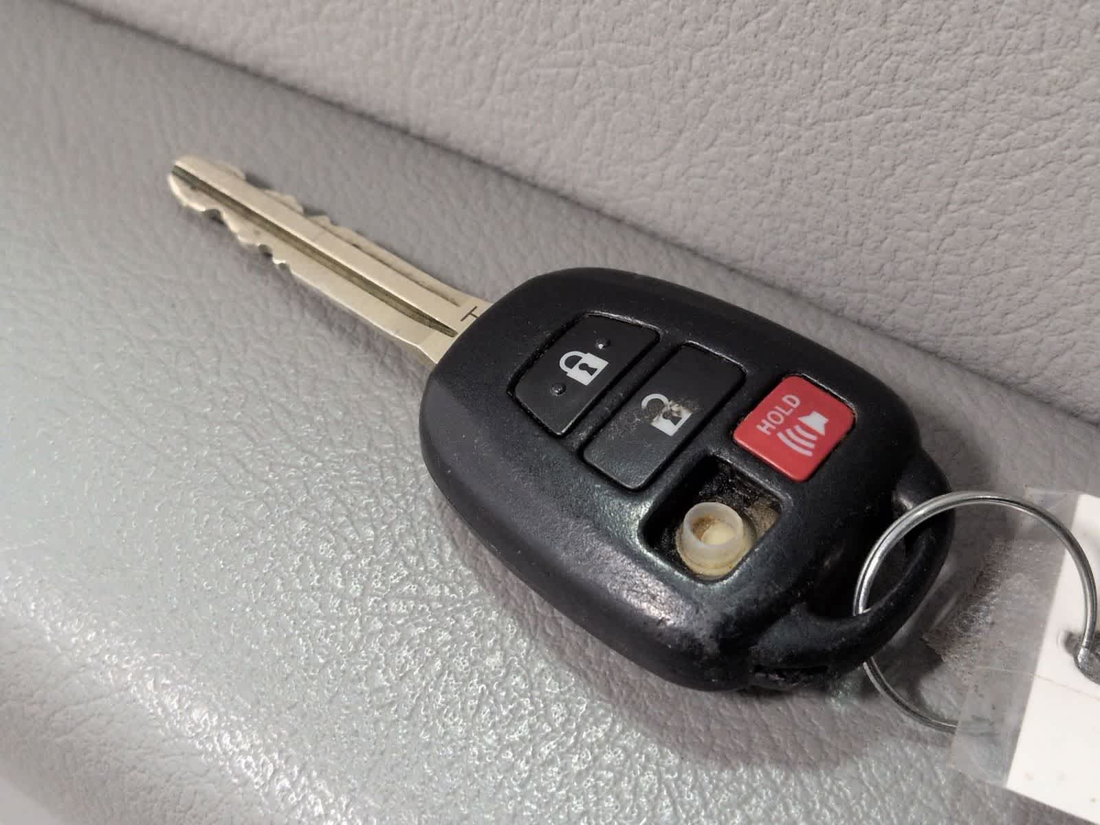 Thumbnail: 2015 Toyota Camry - 34