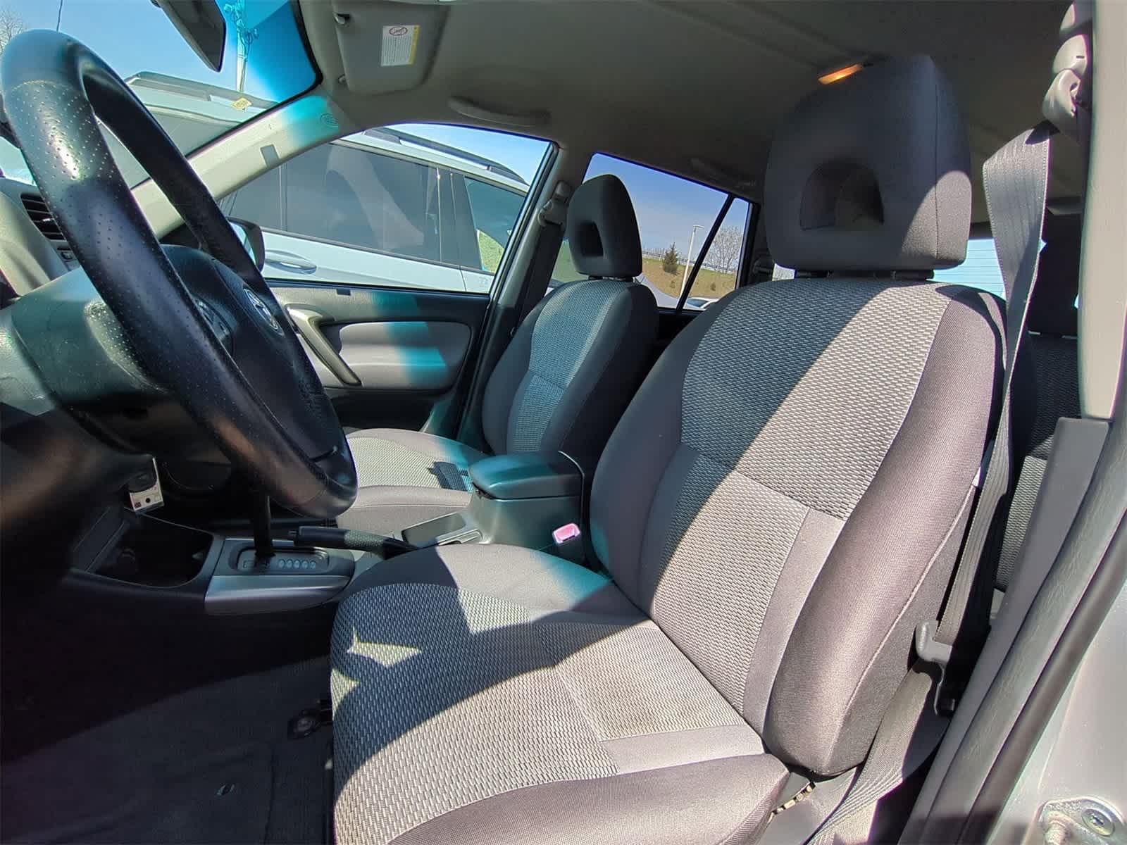 Thumbnail: 2005 Toyota RAV4 - 16