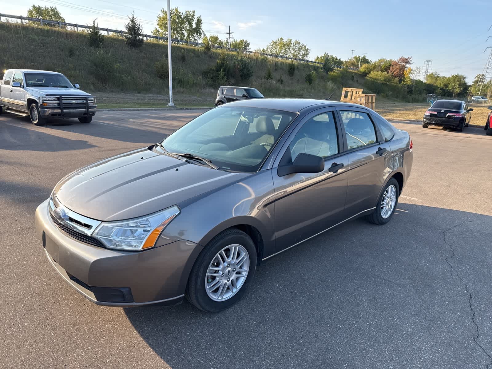 2009 Ford Focus SE -
                  Farmington Hills, MI
