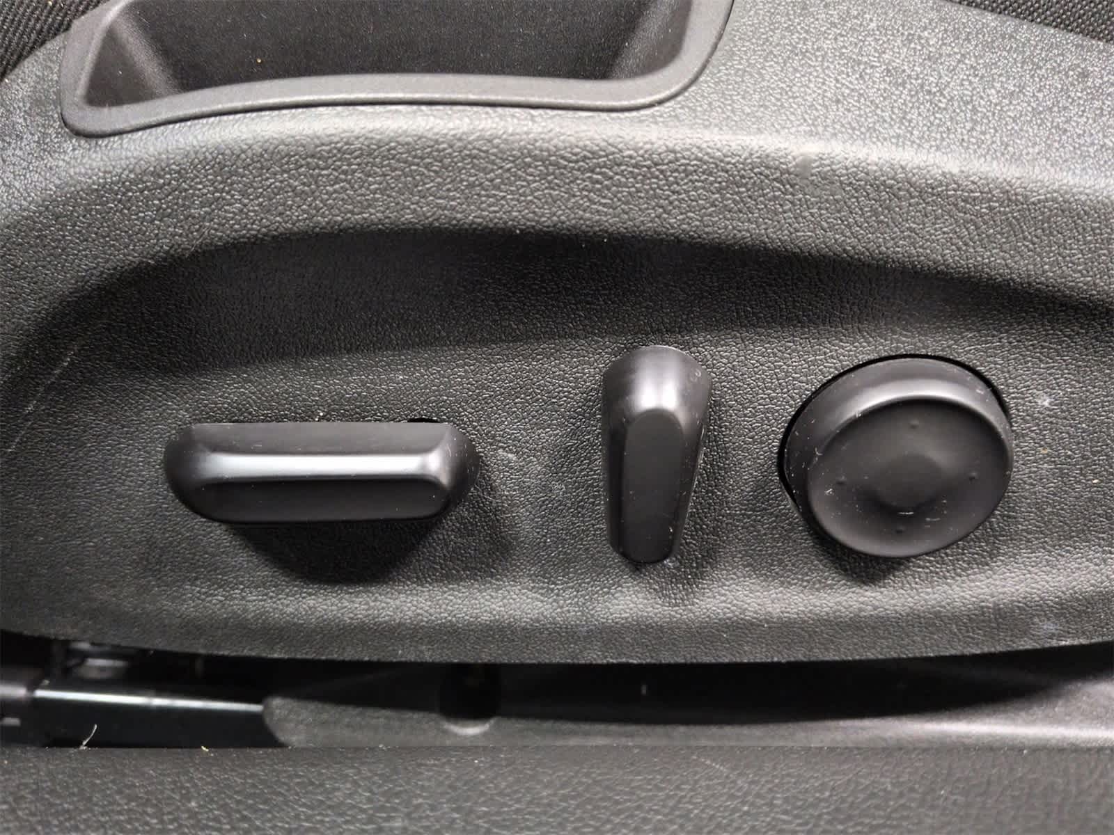 Thumbnail: 2016 Buick Cascada - 18