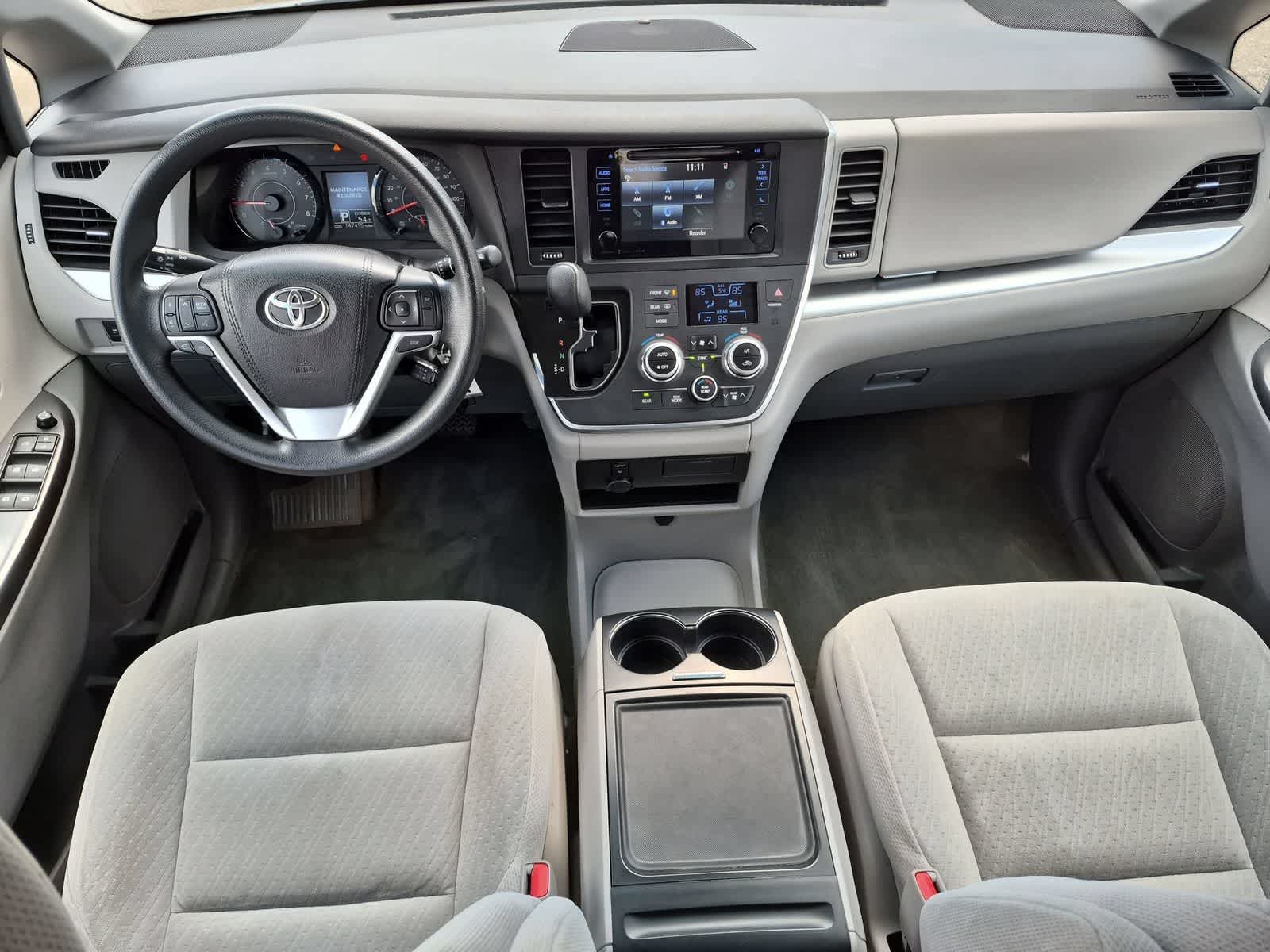 Thumbnail: 2016 Toyota Sienna - 22