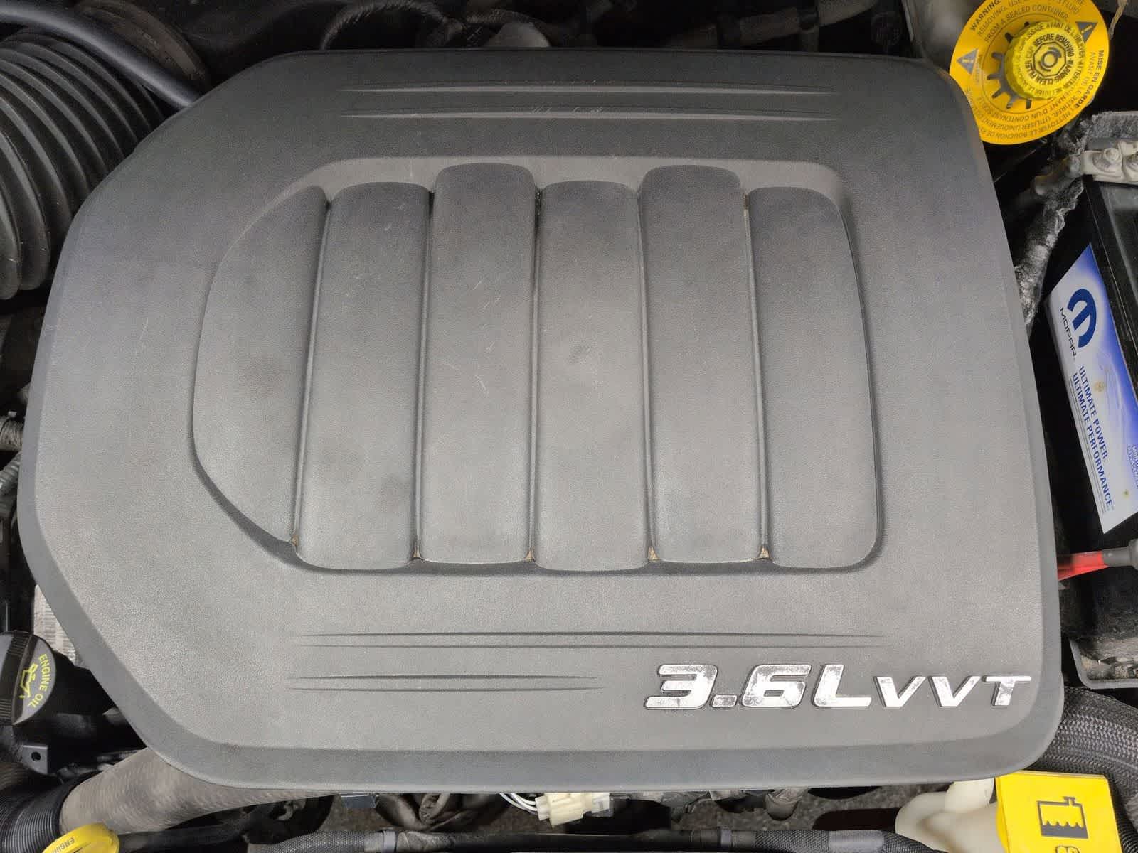 Thumbnail: 2015 Chrysler Town & Country - 15