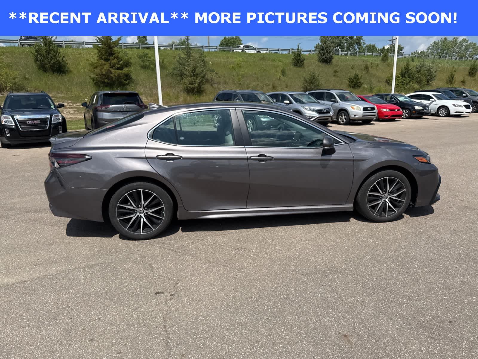 Thumbnail: 2023 Toyota Camry - 10