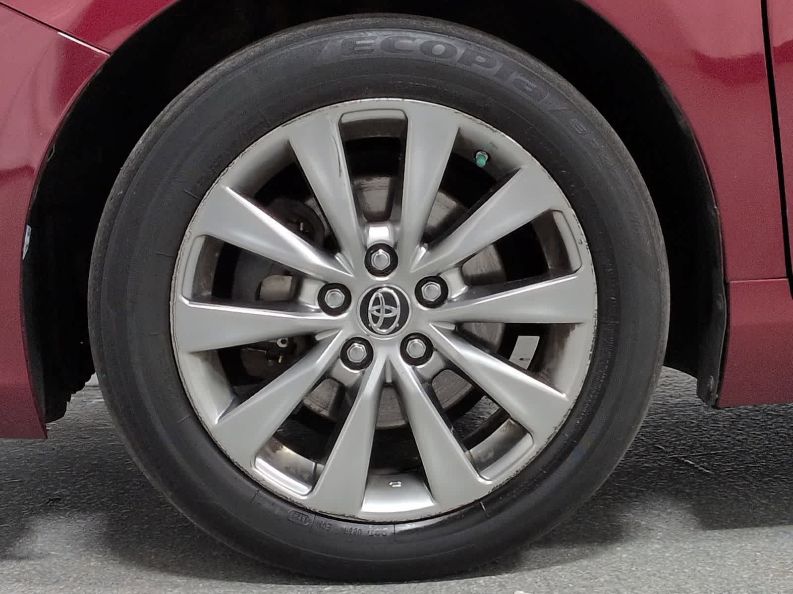 Thumbnail: 2015 Toyota Camry - 14
