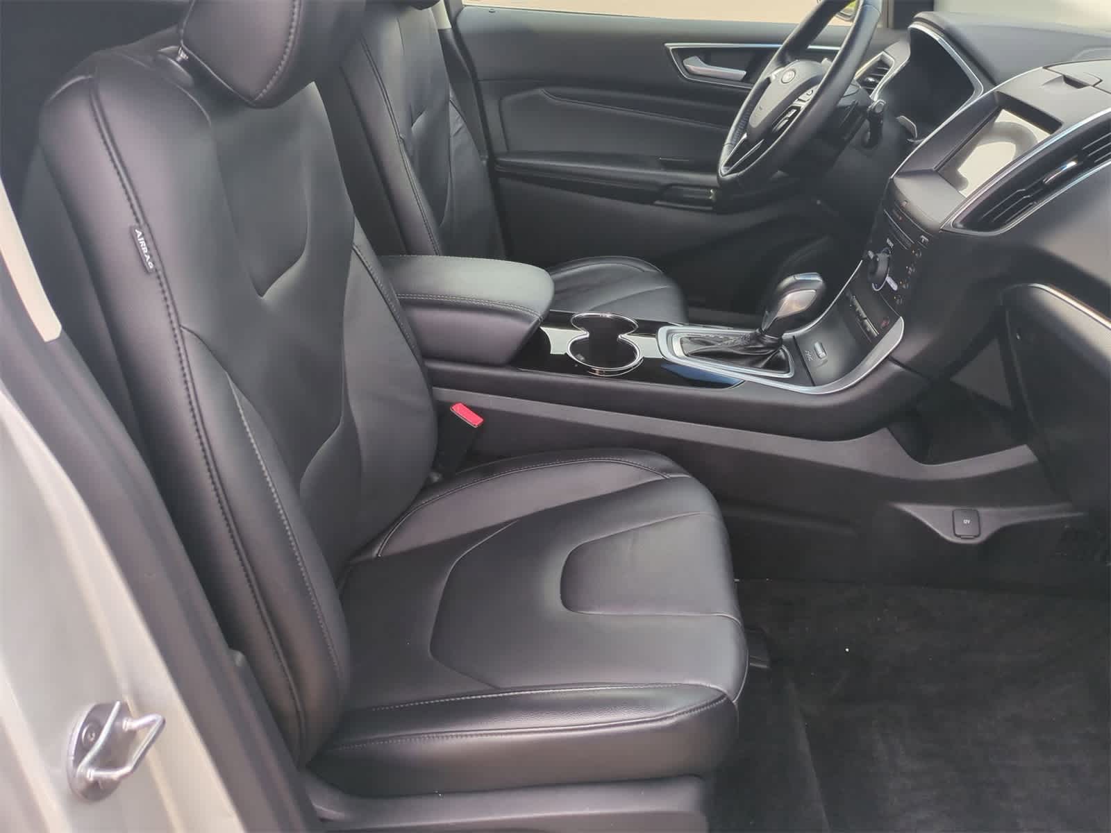 2016 Ford Edge Titanium 21