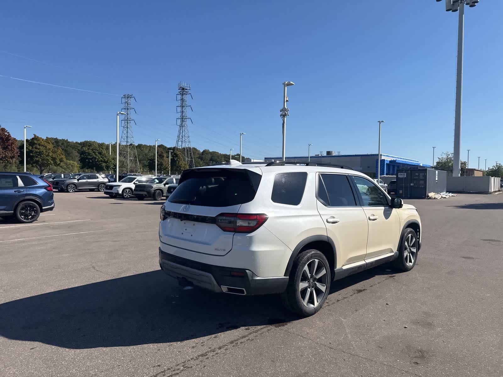 Thumbnail: 2023 Honda Pilot - 15