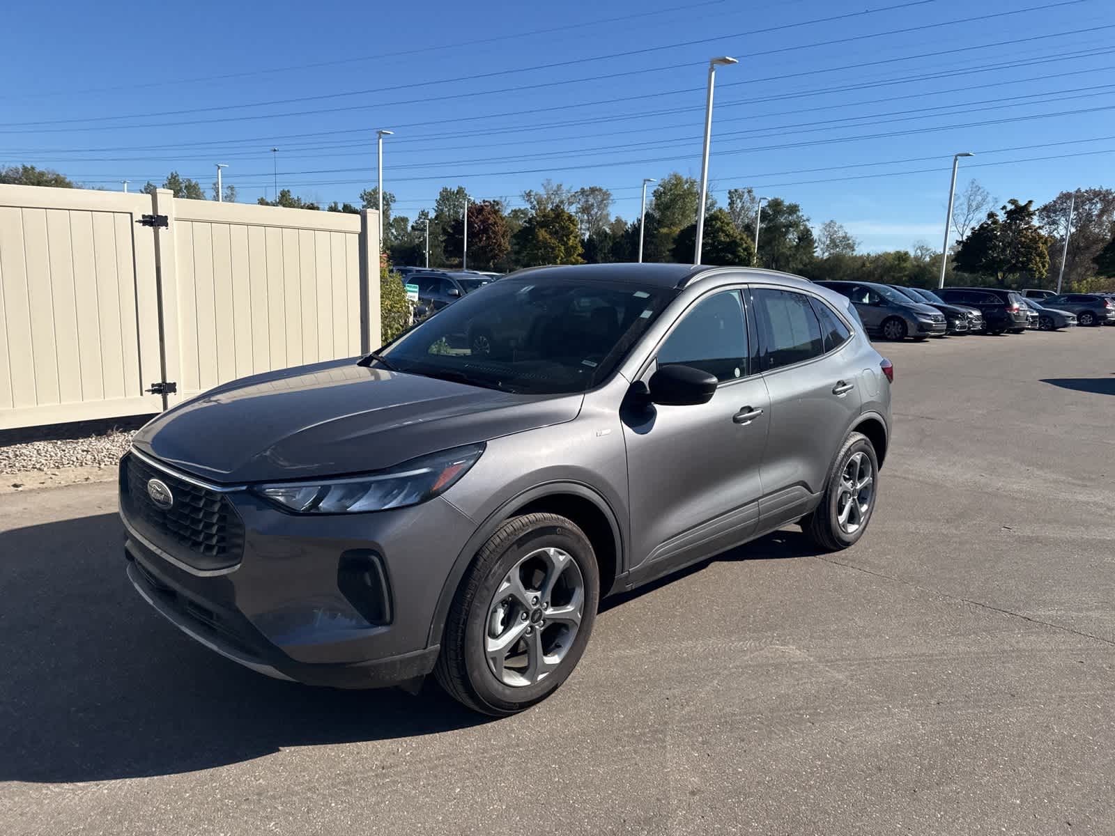 2025 Ford Escape ST-Line photo 3