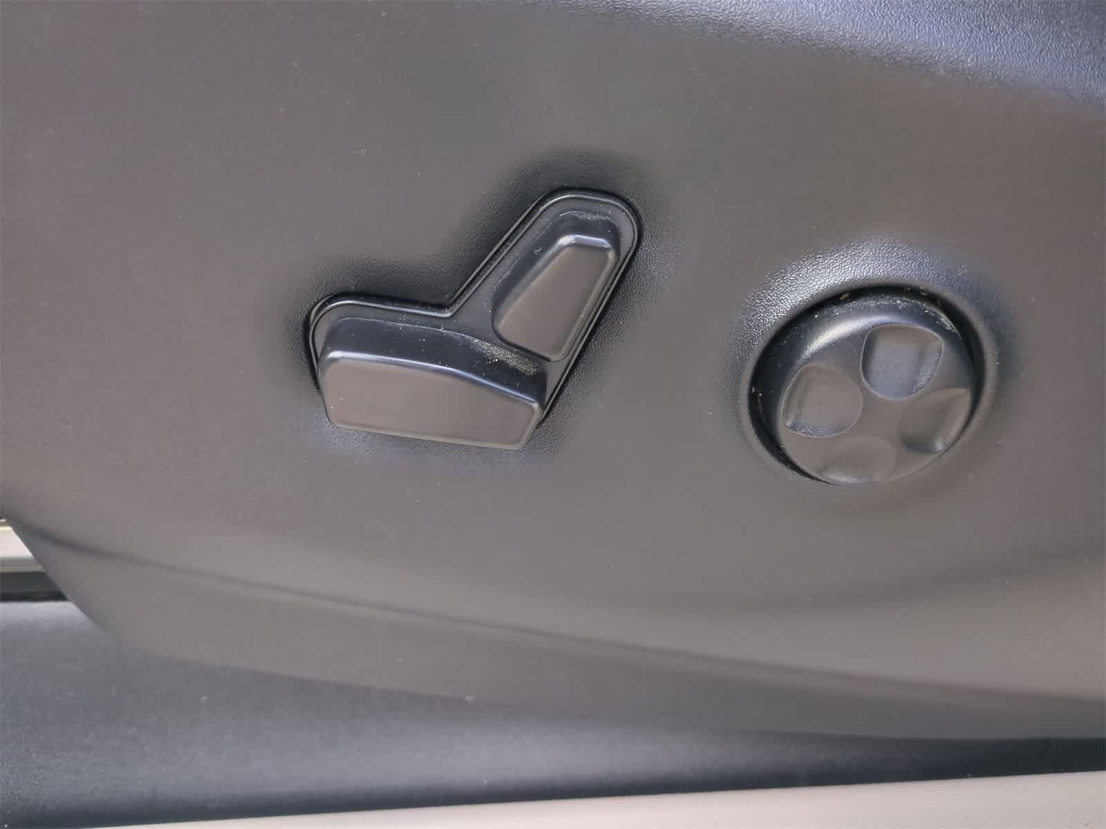 Thumbnail: 2024 Chrysler Pacifica - 17