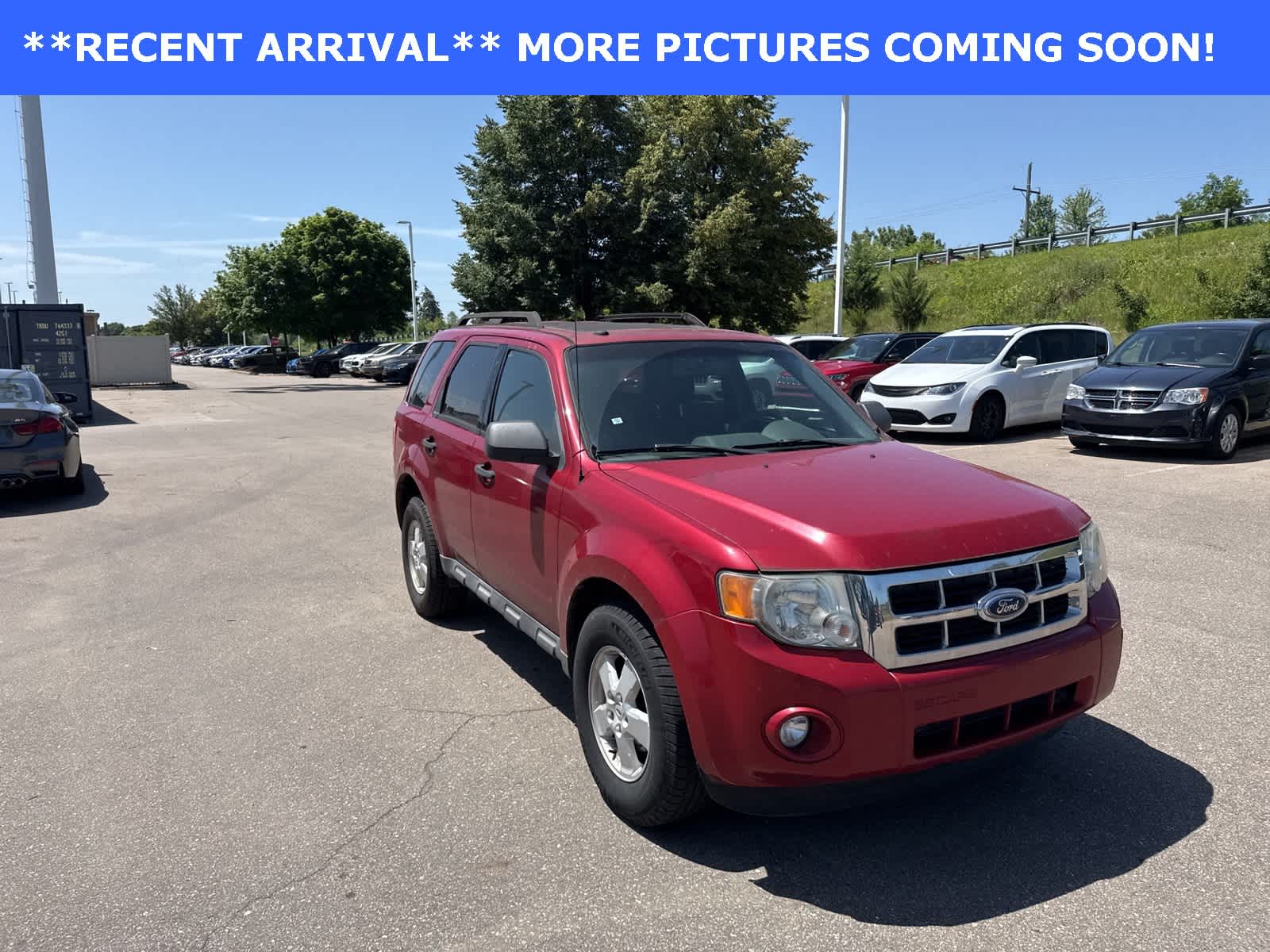 Thumbnail: 2009 Ford Escape - 8