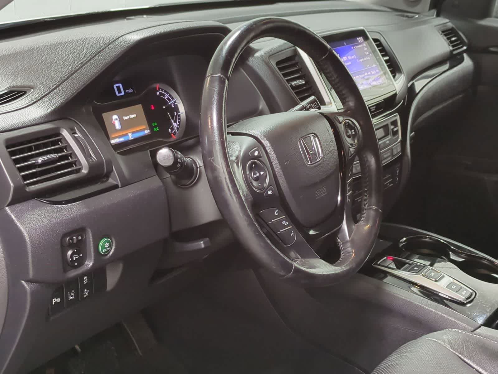 Thumbnail: 2018 Honda Pilot - 10