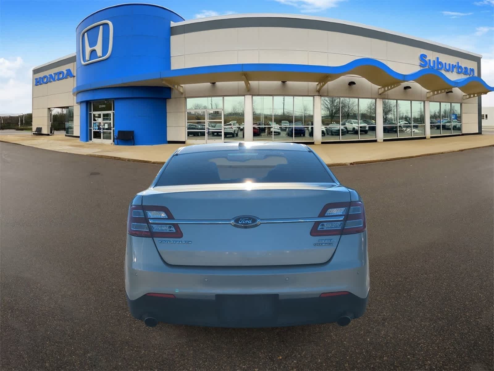 Thumbnail: 2018 Ford Taurus - 7