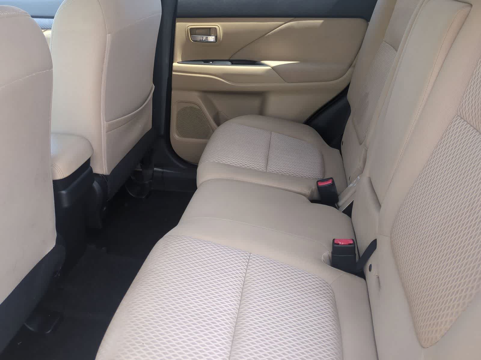 Thumbnail: 2018 Mitsubishi Outlander - 19