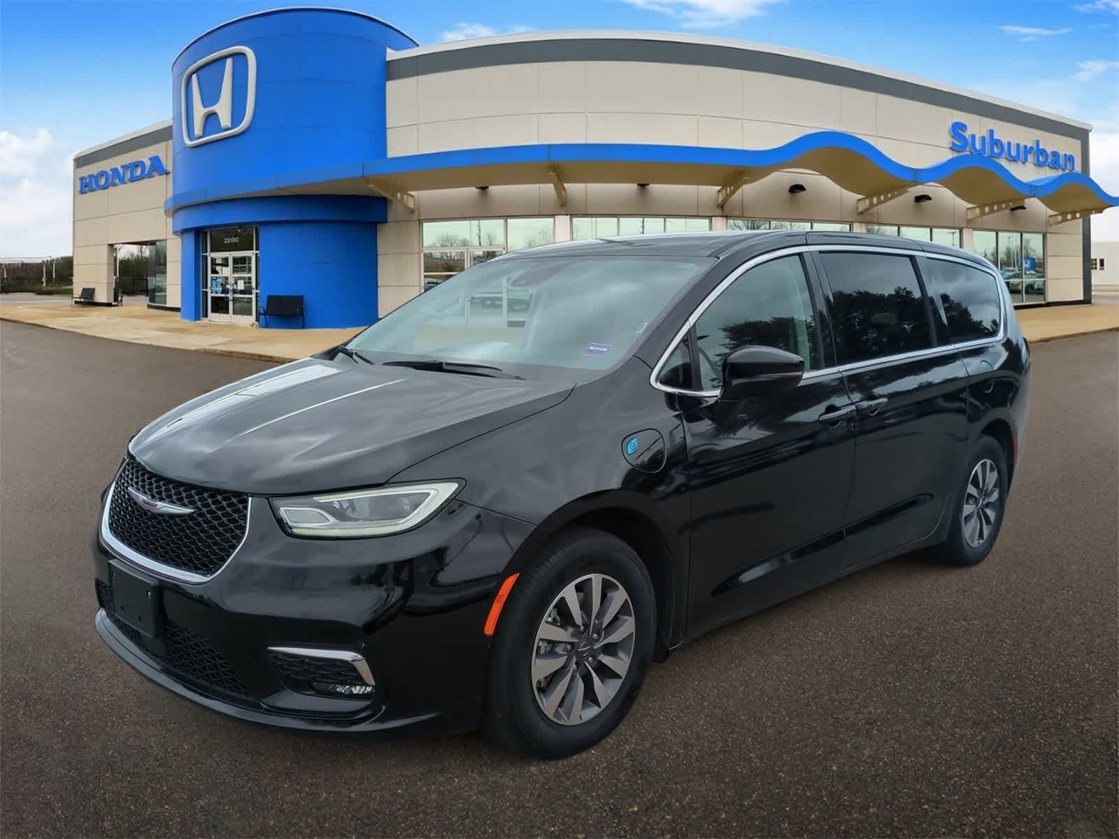 Thumbnail: 2024 Chrysler Pacifica - 4