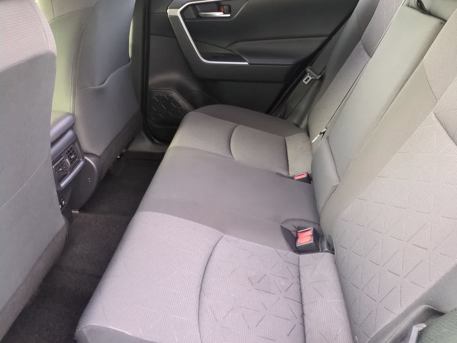 2020 Toyota RAV4 XLE - Photo 19