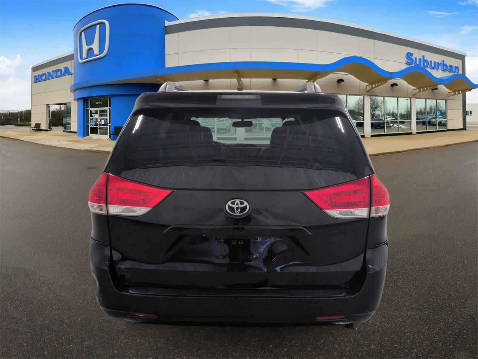 Thumbnail: 2013 Toyota Sienna - 7