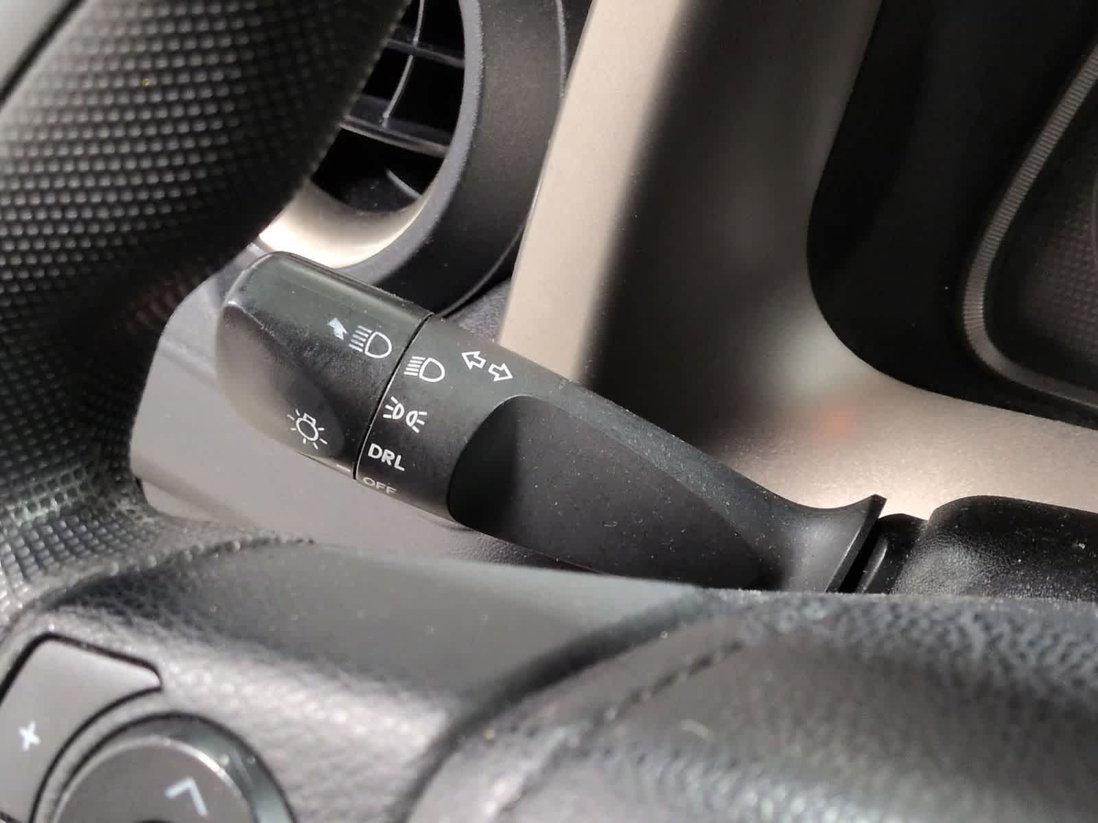 Thumbnail: 2015 Toyota RAV4 - 27