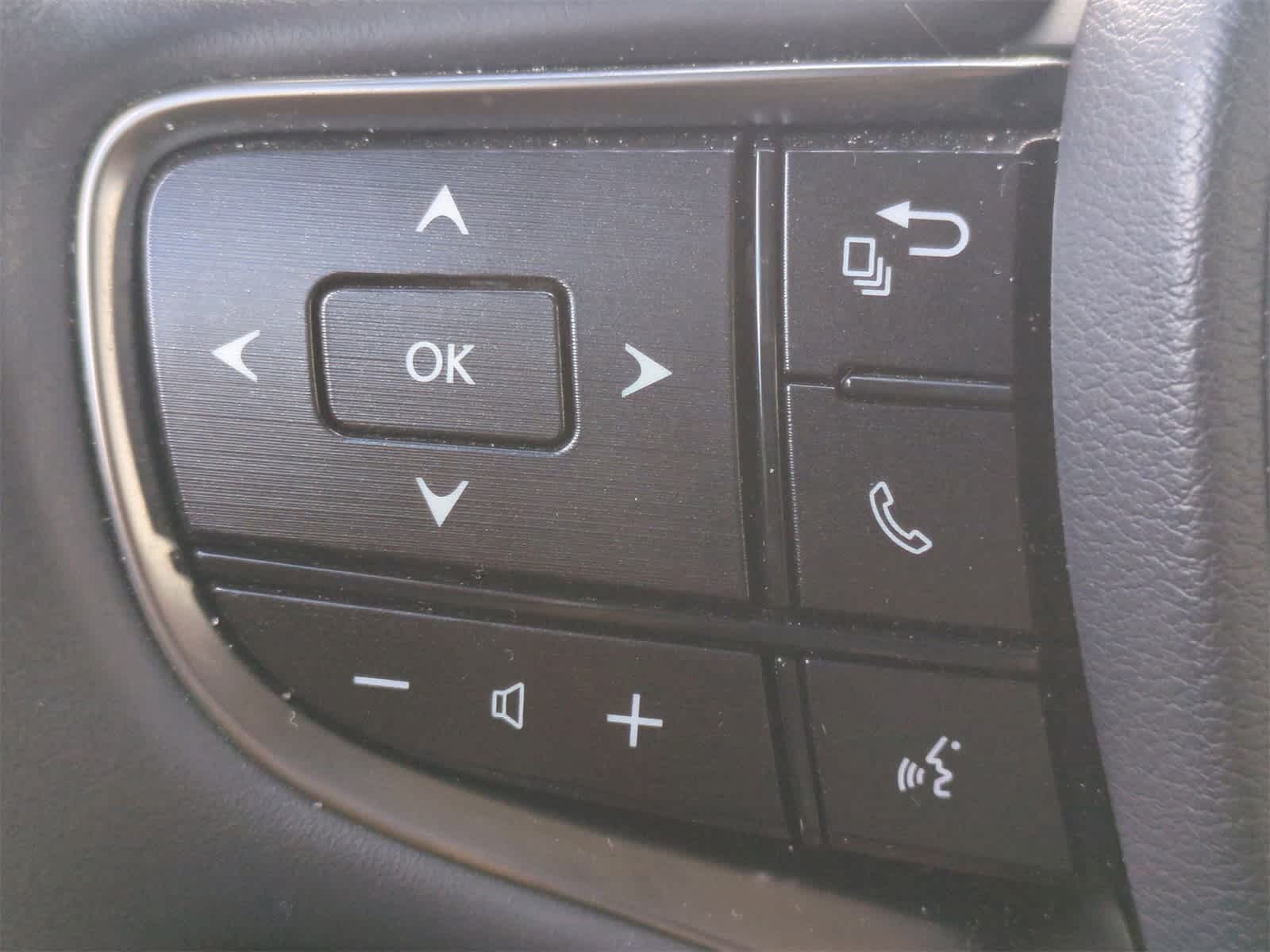 Thumbnail: 2020 Lexus ES - 25