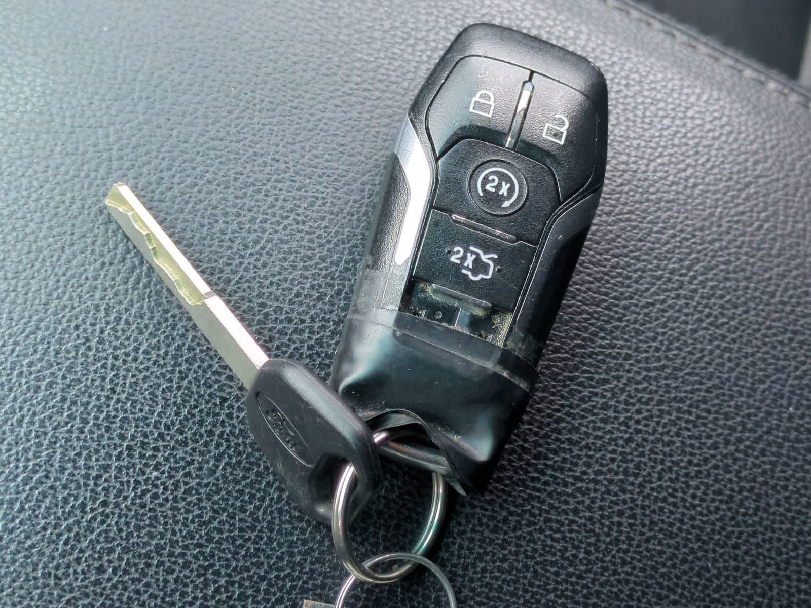 Thumbnail: 2016 Ford Explorer - 34