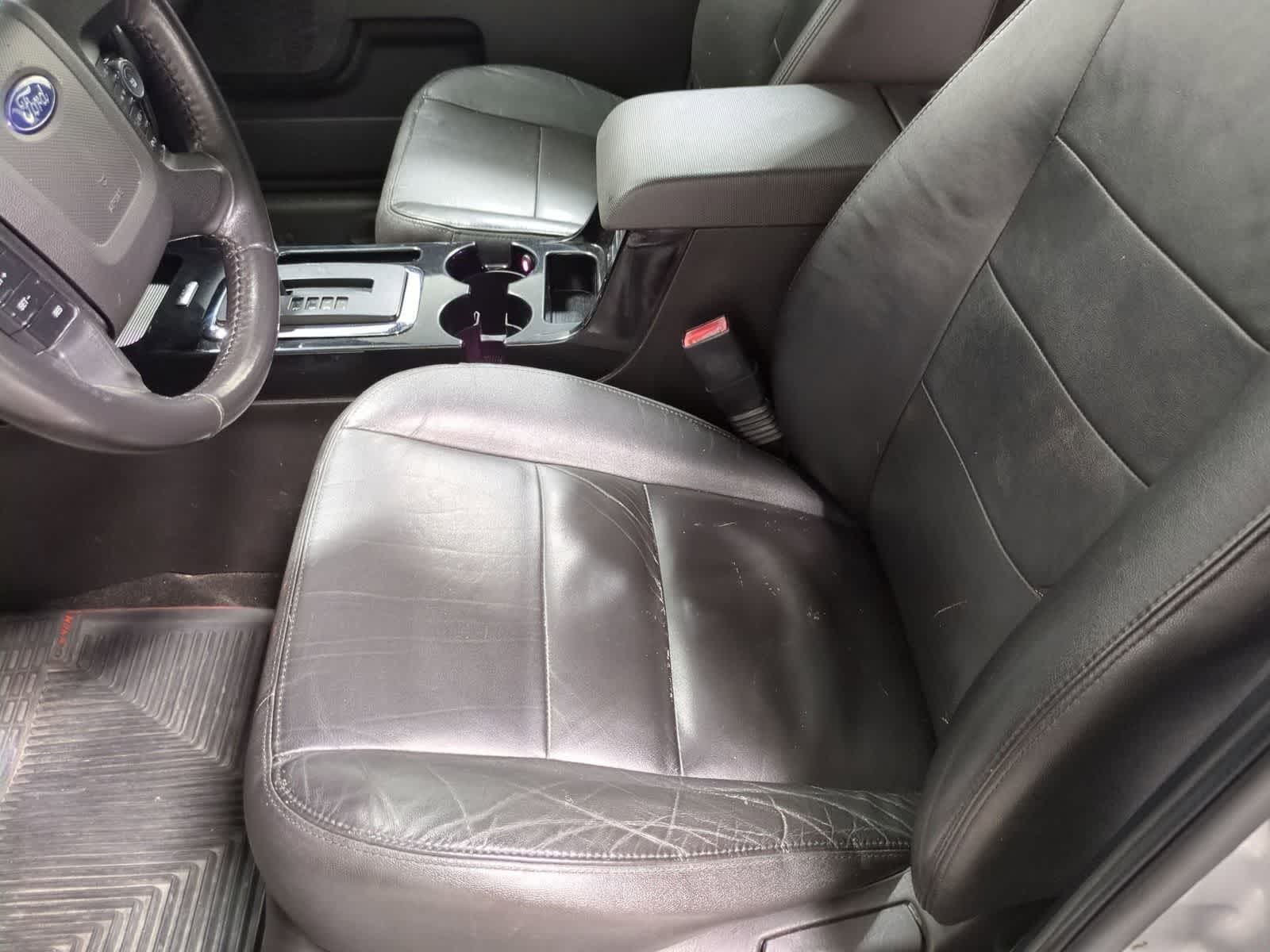 Thumbnail: 2010 Ford Escape - 16