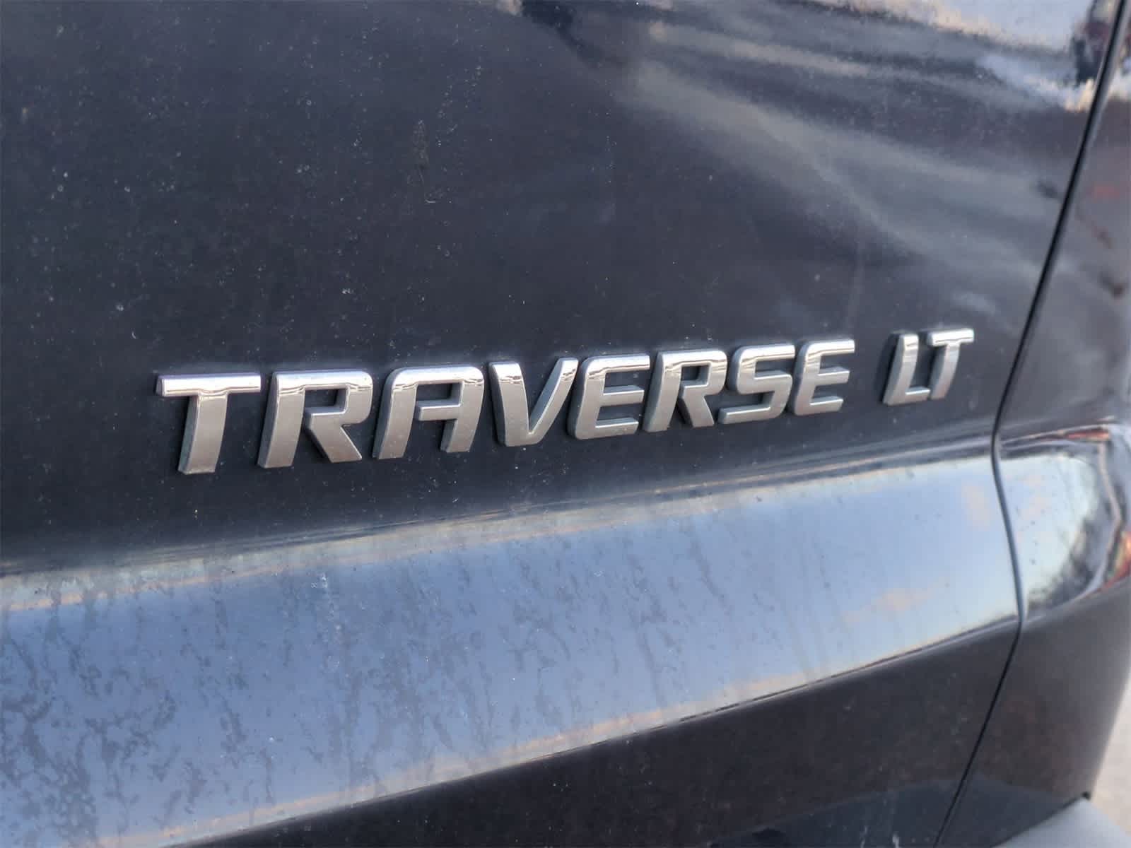 Thumbnail: 2010 Chevrolet Traverse - 14