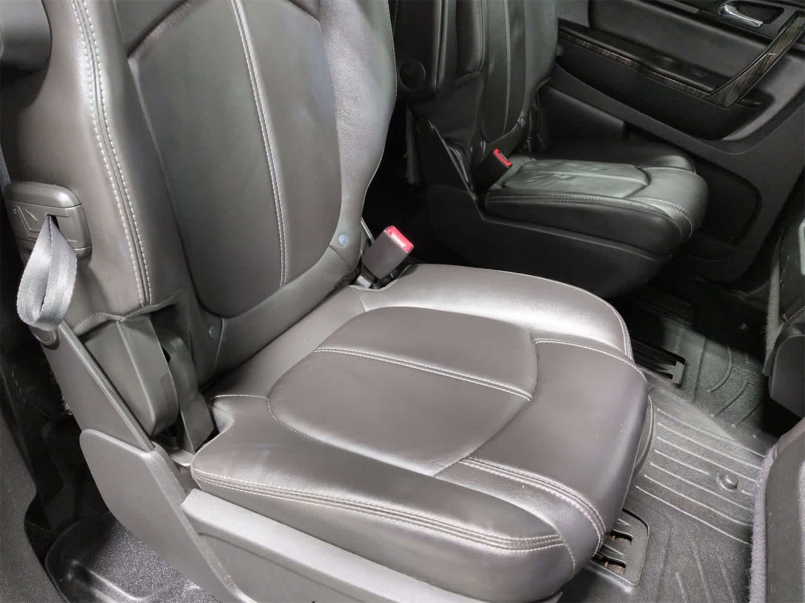 Thumbnail: 2016 GMC Acadia - 21