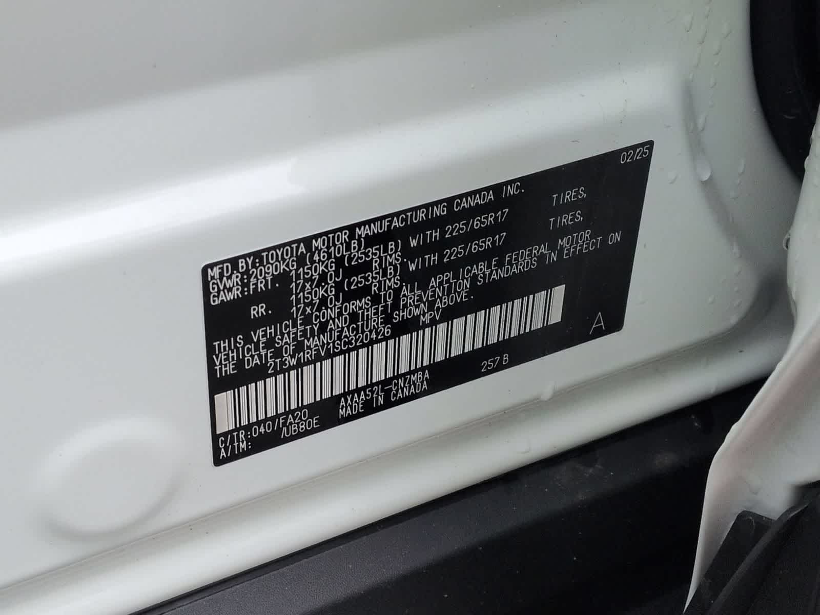 2025 Toyota RAV4 XLE - Photo 35