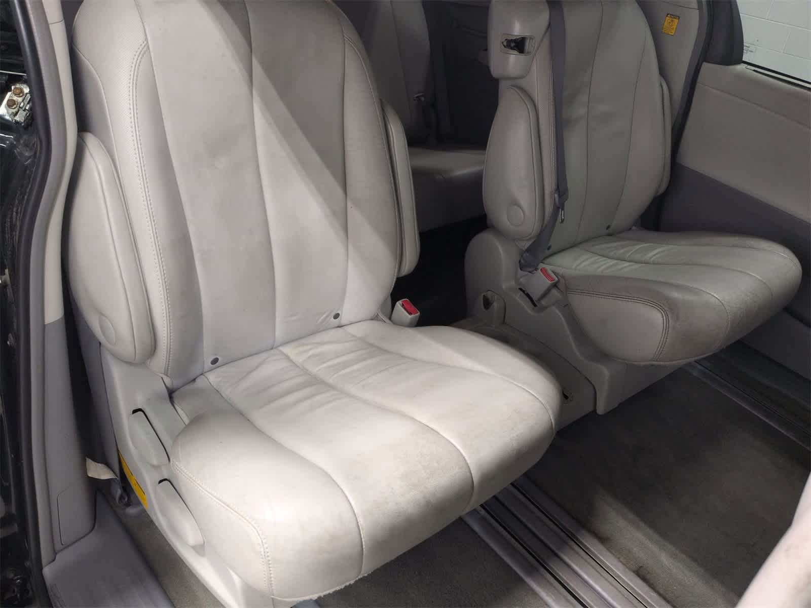 Thumbnail: 2013 Toyota Sienna - 22