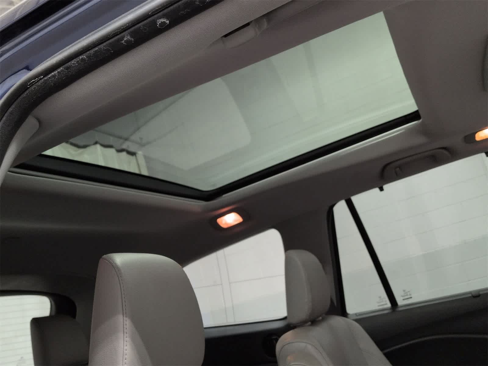 Thumbnail: 2016 Honda Pilot - 22