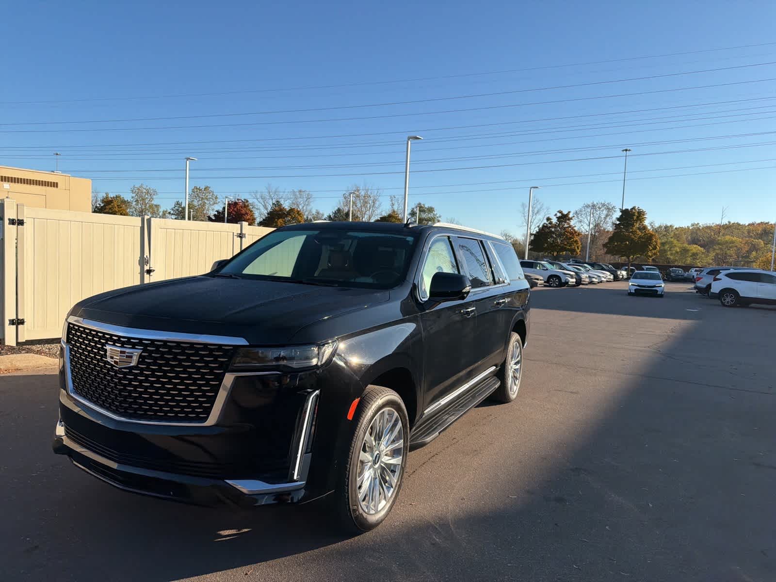 2023 Cadillac Escalade ESV Premium Luxury photo 2