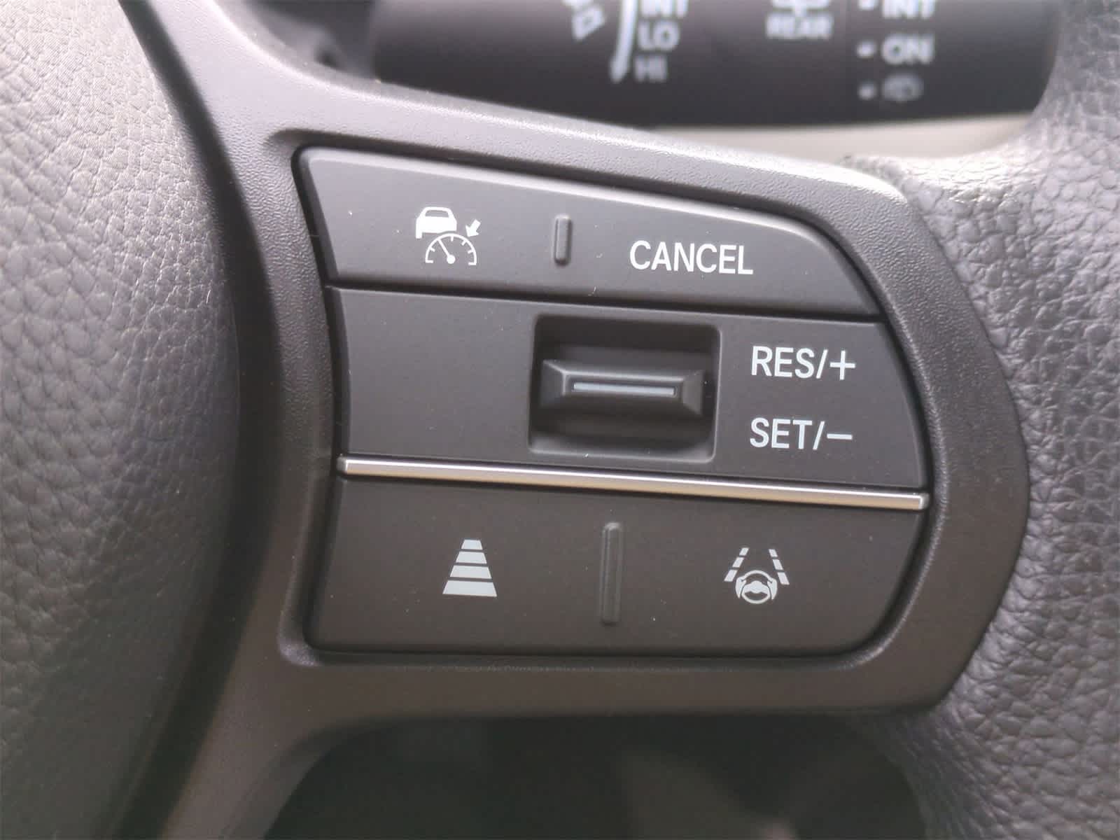 2025 Honda HR-V LX 24