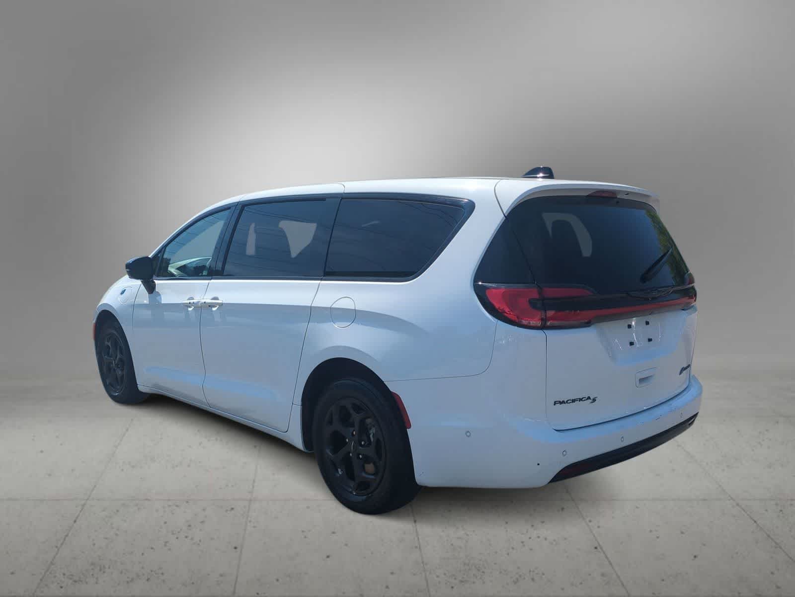 2024 Chrysler Pacifica PHEV Select - Photo 6