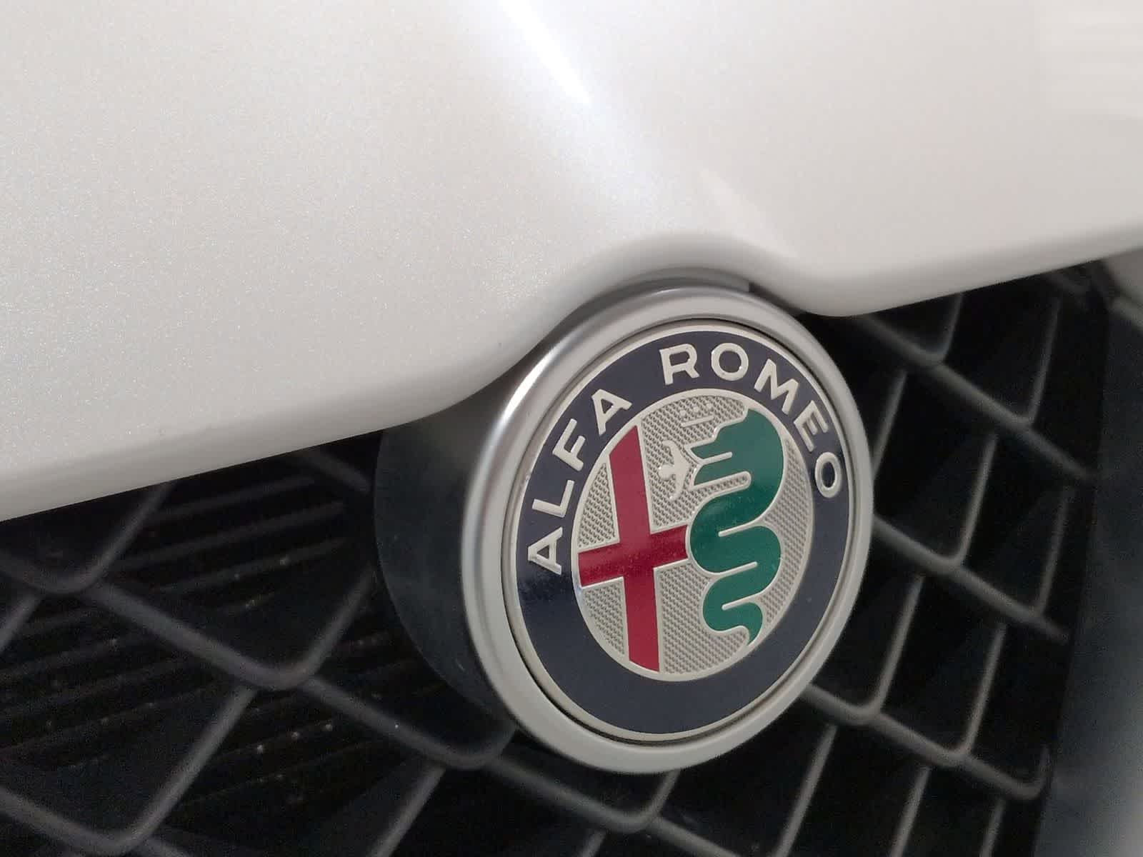 Thumbnail: 2018 Alfa Romeo Giulia - 11